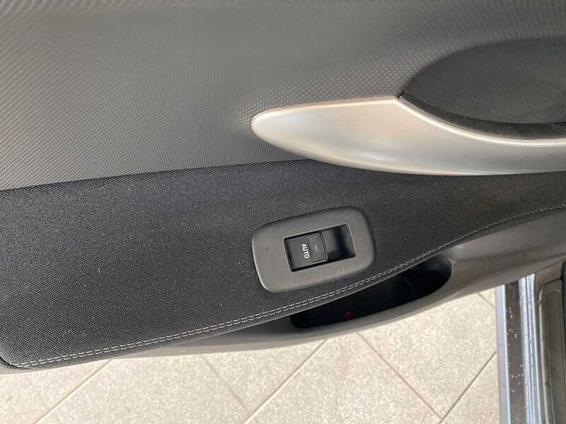 Toyota Auris 1.33 VVT-i Life+