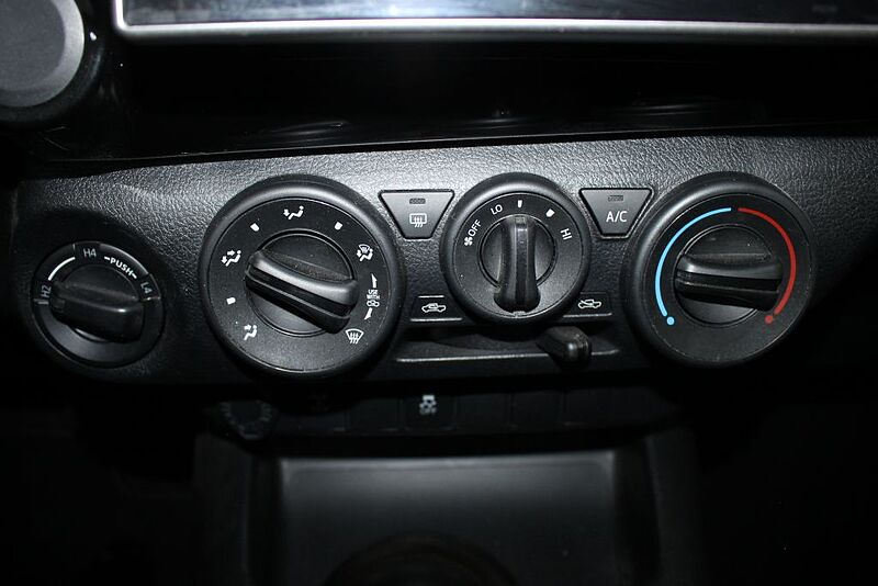 Toyota HiLux 4x4 Single Cab Duty2,4L D4D Cool-Paket