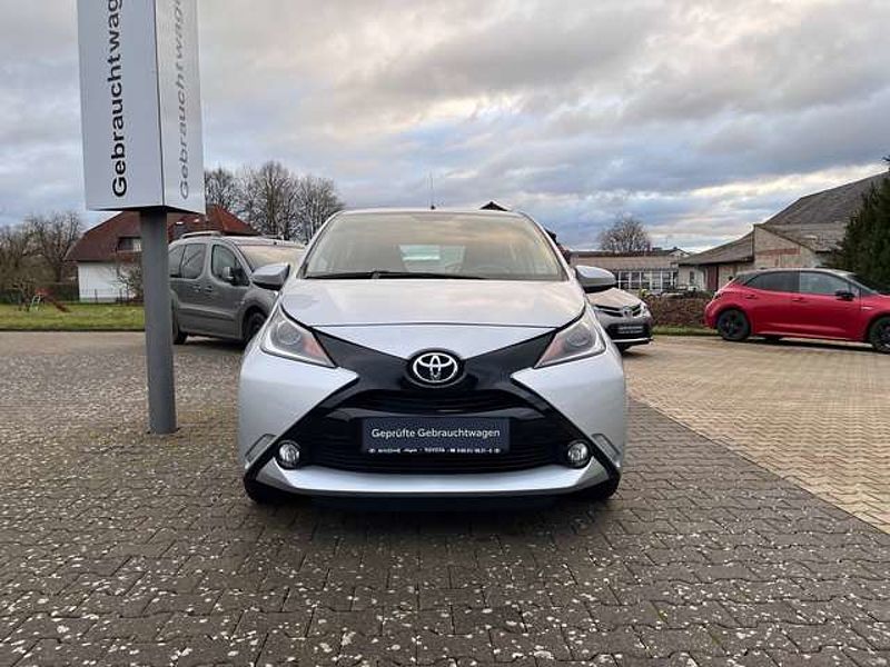 Toyota Aygo x-play touch