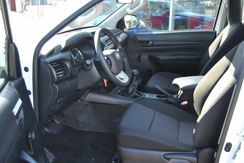 Toyota HiLux 4x2 Single Cab Duty, Safety-Paket